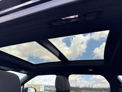 Used 2024 Chevrolet Blazer RS w/ Enhanced Convenience Package image 8