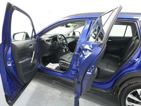 Used 2022 Toyota Corolla Cross XLE w/ Convenience Package AWD/4WD image 20