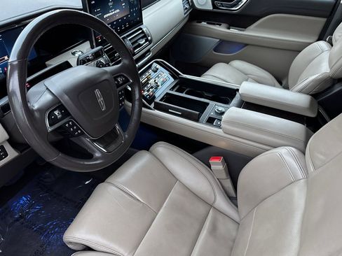 Used 2022 Lincoln Navigator L Reserve image 10