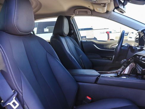 Used 2022 Toyota Mirai w/ Advanced Technology Package RWD image 18