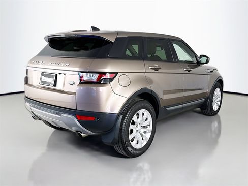 Used 2018 Land Rover Range Rover Evoque SE image 7