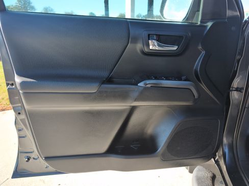 Certified 2019 Toyota Tacoma TRD Sport image 14