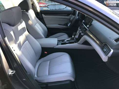 Used 2019 Honda Accord EX image 28