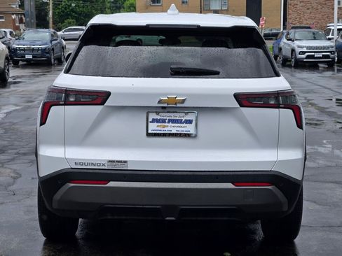 Certified 2025 Chevrolet Equinox LT FWD image 12