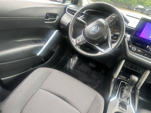 Used 2025 Toyota Corolla Cross LE w/ Moonroof Package AWD/4WD image 20