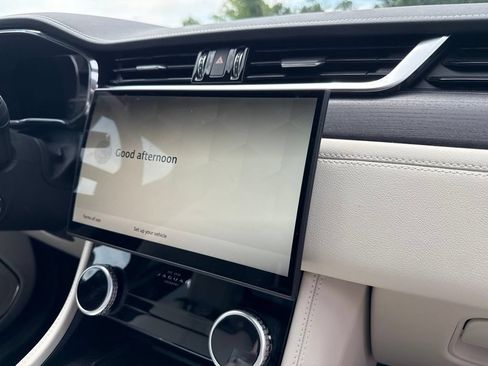 Used 2025 Jaguar F-PACE R-Dynamic S AWD/4WD image 13
