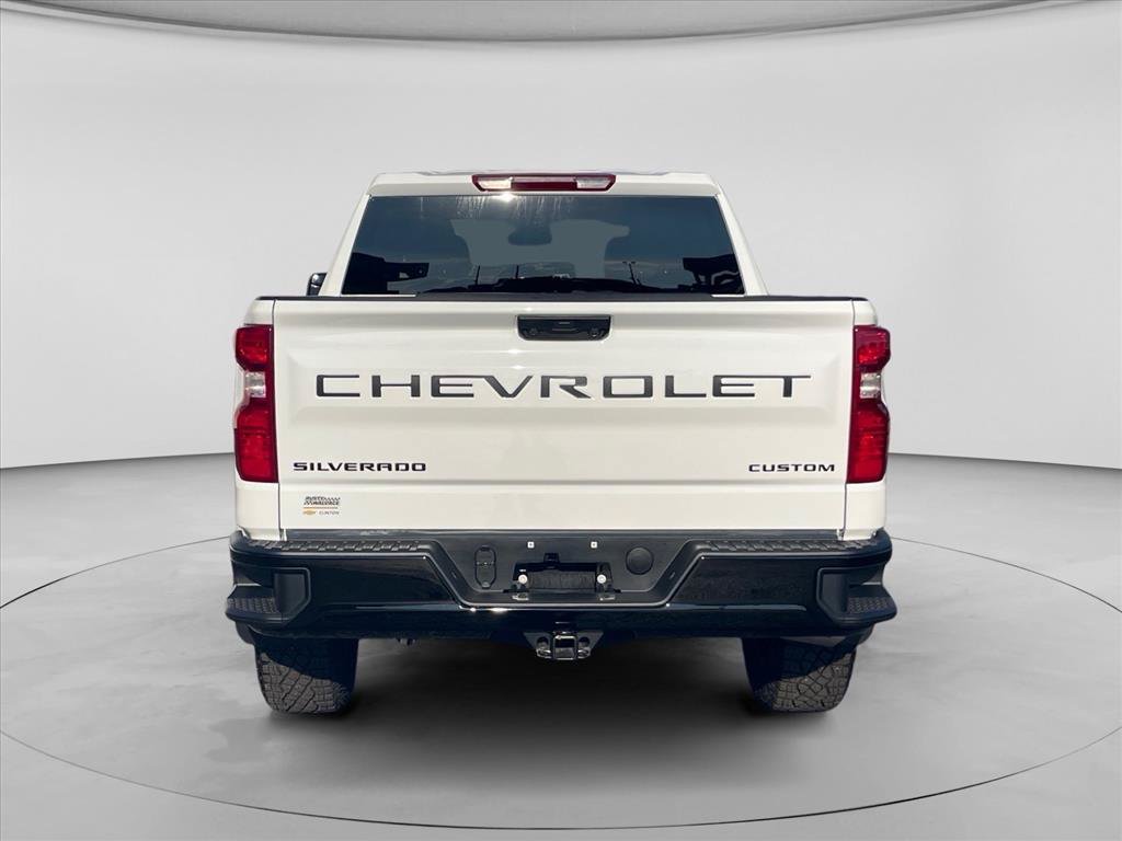 Used 2026 Chevrolet Silverado 1500 Custom Trail Boss w/ LPO, Dark Essentials Package AWD/4WD image 6
