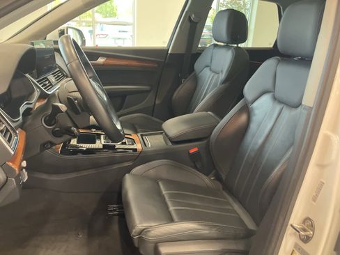 Used 2023 Audi Q5 2.0T Prestige w/ Prestige Package image 13