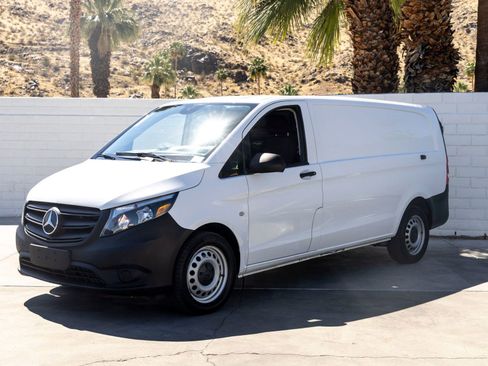 Used 2022 Mercedes-Benz Metris image 5
