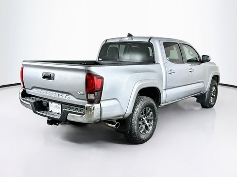 Used 2020 Toyota Tacoma SR5 RWD image 9