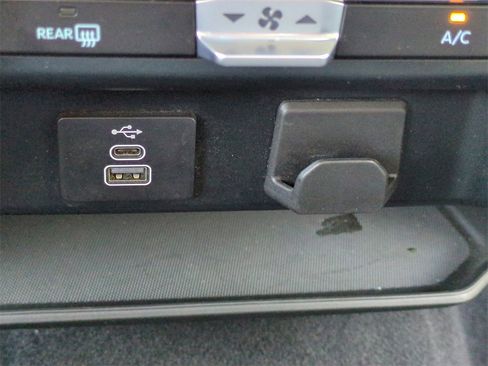 Used 2025 Ford F150 XLT w/ Equipment Group 301A Standard image 21