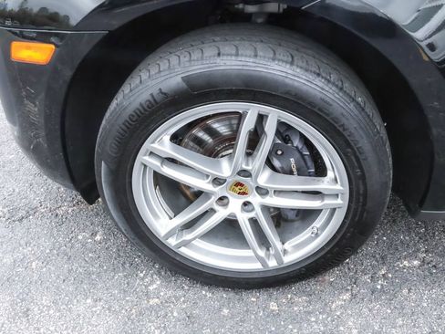 Used 2023 Porsche Macan AWD/4WD image 13