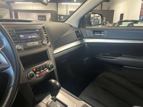 Used 2014 Subaru Outback 2.5i AWD/4WD image 37