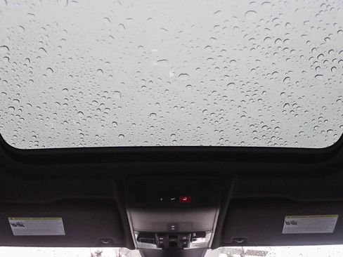 Used 2019 Volkswagen Tiguan SEL Premium R-Line image 15