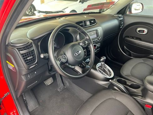 Used 2017 Kia Soul + w/ Designer's Package FWD image 5
