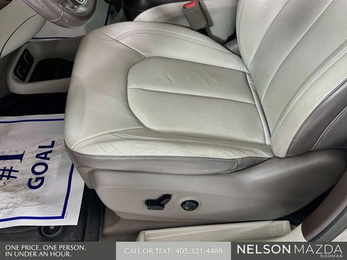 Used 2017 Chrysler Pacifica Touring-L FWD image 21