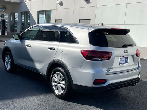 Used 2019 Kia Sorento LX image 4