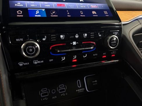 Used 2023 Jeep Grand Cherokee Summit image 20