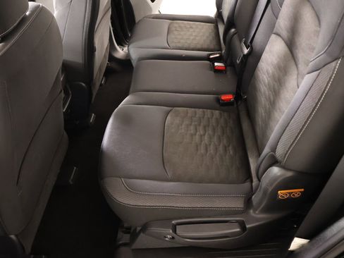 Used 2024 Nissan Pathfinder SV FWD image 12