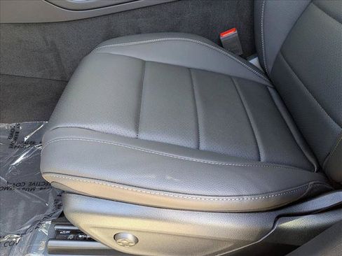 Used 2026 Mercedes-Benz GLS 450 4MATIC image 4