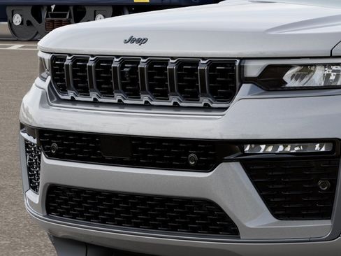 New 2026 Jeep Grand Cherokee Summit AWD/4WD image 7