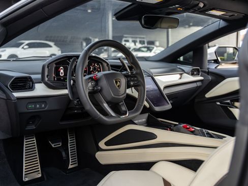 Used 2024 Lamborghini Revuelto AWD/4WD image 29