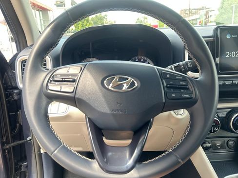 Used 2021 Hyundai Venue w/ Cargo Package FWD image 16