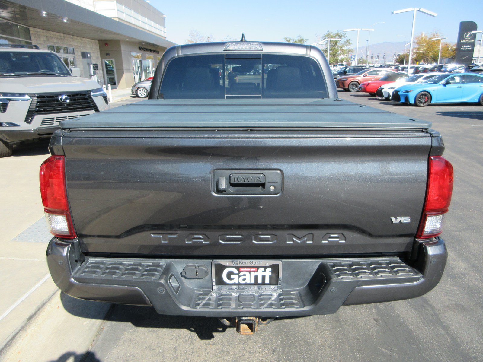 Used 2019 Toyota Tacoma TRD Off-Road AWD/4WD image 8