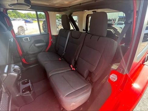 Used 2021 Jeep Wrangler Unlimited Rubicon w/ Dual Top Group AWD/4WD image 22