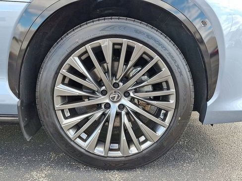 Used 2023 Lexus RZ 450e Premium image 9