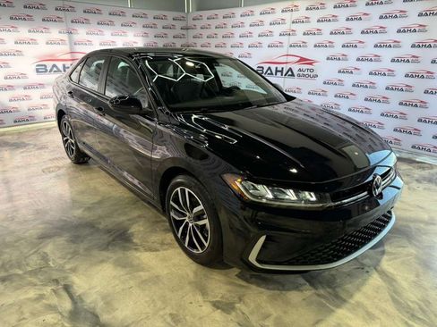 Used 2026 Volkswagen Jetta SE FWD image 4