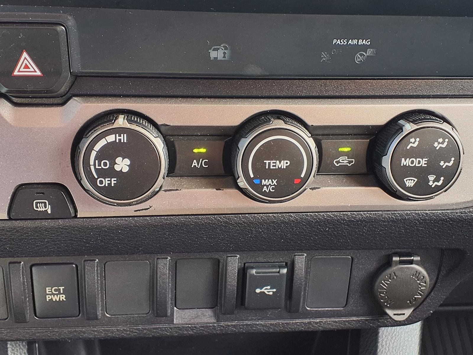 Used 2020 Toyota Tacoma SR w/ SR Convenience Package RWD image 23