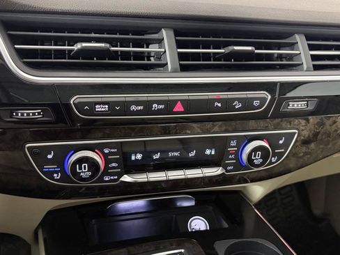 Used 2018 Audi Q7 3.0T Prestige w/ Prestige Package AWD/4WD image 20