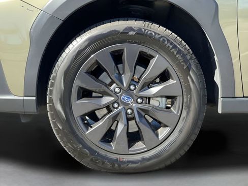 Used 2025 Subaru Outback Onyx Edition image 10