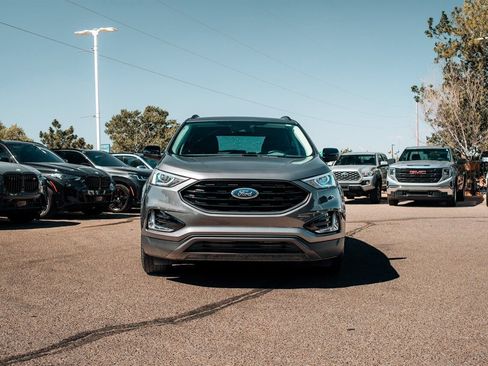 Used 2022 Ford Edge SEL w/ Sport Appearance Package AWD/4WD image 2