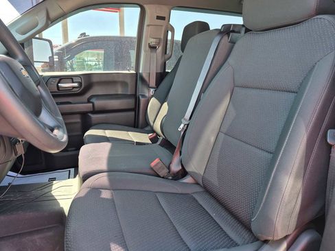 Used 2024 Chevrolet Silverado 2500 Custom image 9