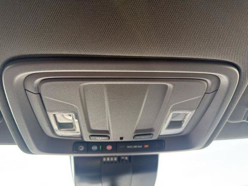 Used 2025 Chevrolet Silverado 1500 LT AWD/4WD image 25