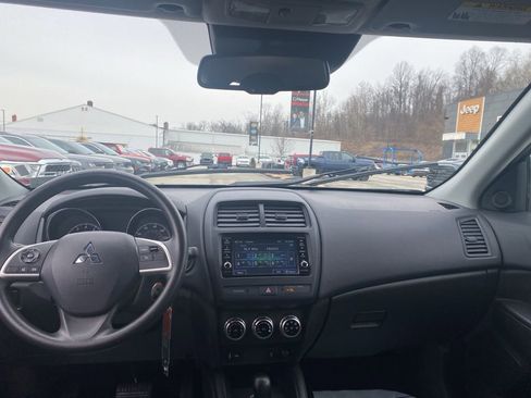 Used 2025 Mitsubishi Outlander Sport ES image 17