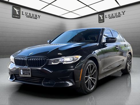 Used 2022 BMW 330e xDrive w/ Premium Package AWD/4WD image 4