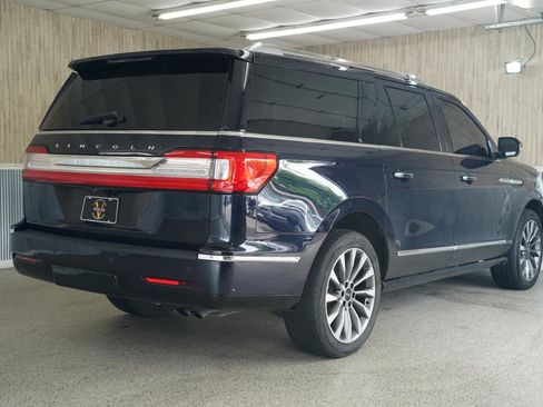 Used 2021 Lincoln Navigator L Reserve w/ Luxury Package AWD/4WD image 10