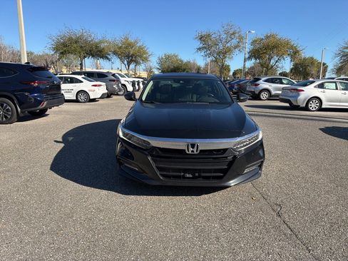 Used 2018 Honda Accord Touring image 7