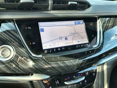 Used 2025 Cadillac XT6 Premium Luxury image 18