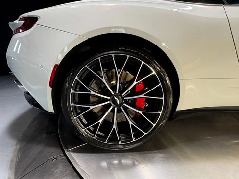 Used 2023 Aston Martin DB11 Volante RWD image 7