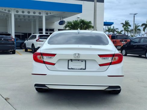 Used 2018 Honda Accord EX image 14
