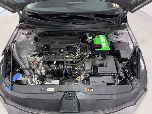 Used 2023 Hyundai Elantra Limited image 9