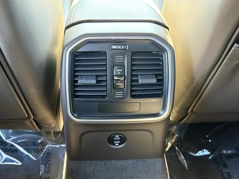 Used 2024 Porsche Macan image 20