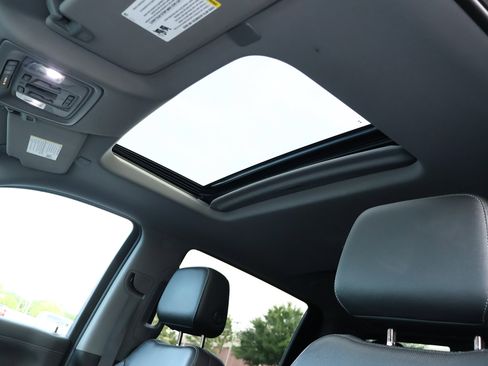 Used 2019 Chevrolet Silverado 1500 LTZ AWD/4WD image 24