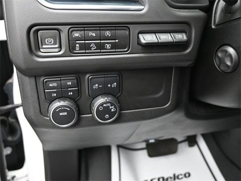 Used 2024 Chevrolet Tahoe High Country image 5