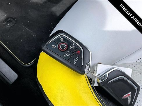 Used 2022 Chevrolet Corvette Stingray Premium Conv w/ Z51 Performance Package RWD image 28