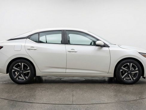 Used 2025 Nissan Sentra SV image 8